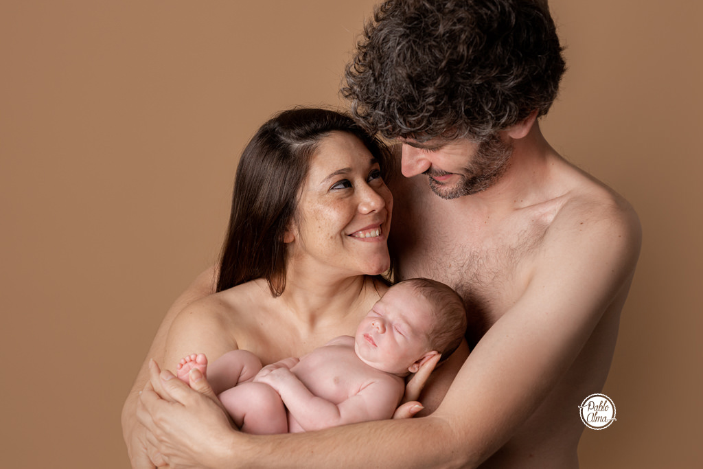 Foto de familia con recién nacido - Piel con Piel 03