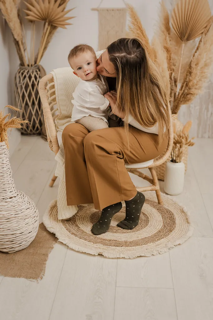 Foto con bebé de 3, 4 o 5 meses con mamá